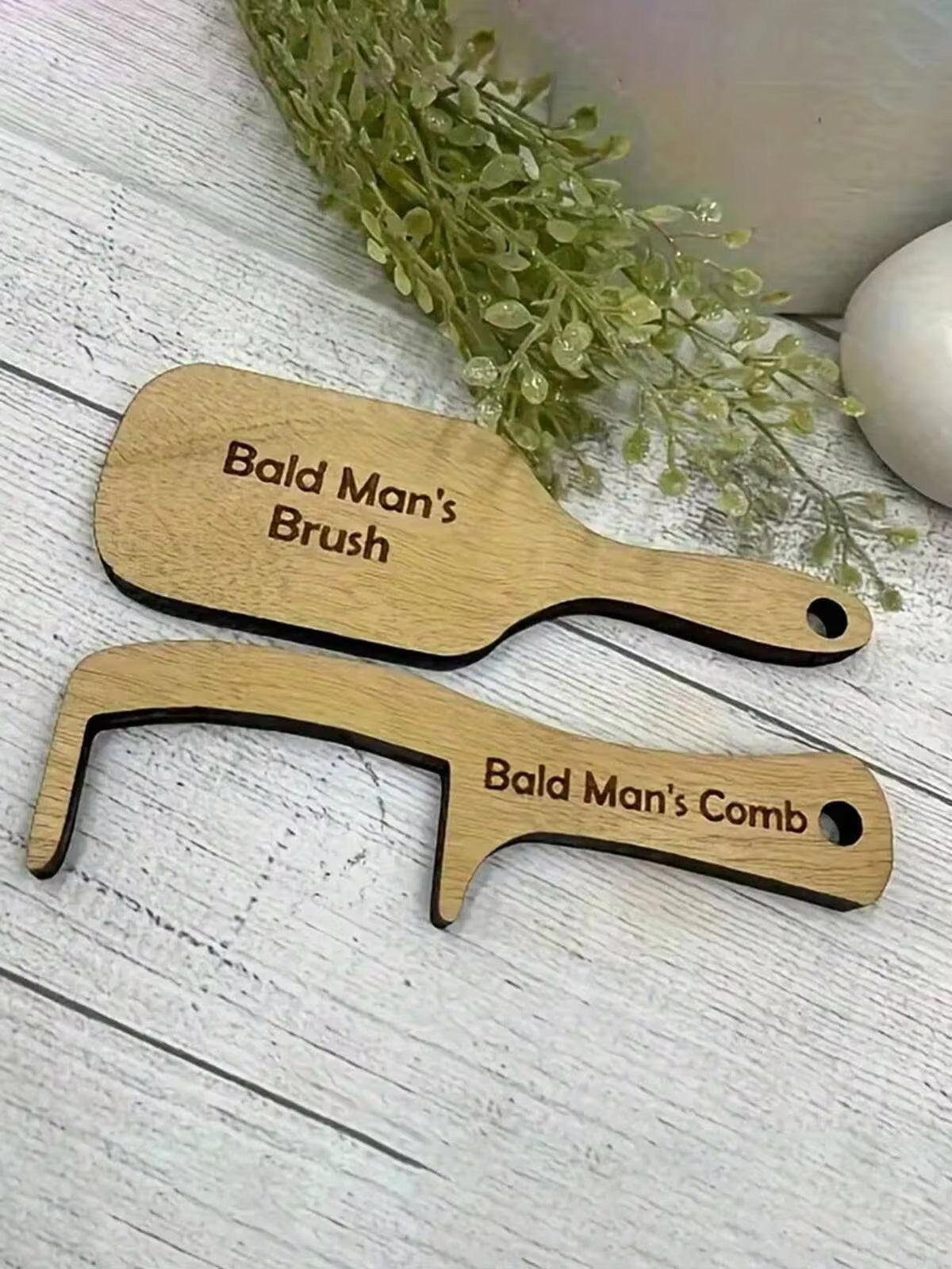 1pc Funny Bald Man Comb - Wooden Handle Anti-Static Bristle-Free Hair Brush, Humorous Gift For Friends, Durable Artificial/Beechwood Grooming Tool For Bald And Fine Hair, Versatile Design For Various Occasions, Comb And Brush Set