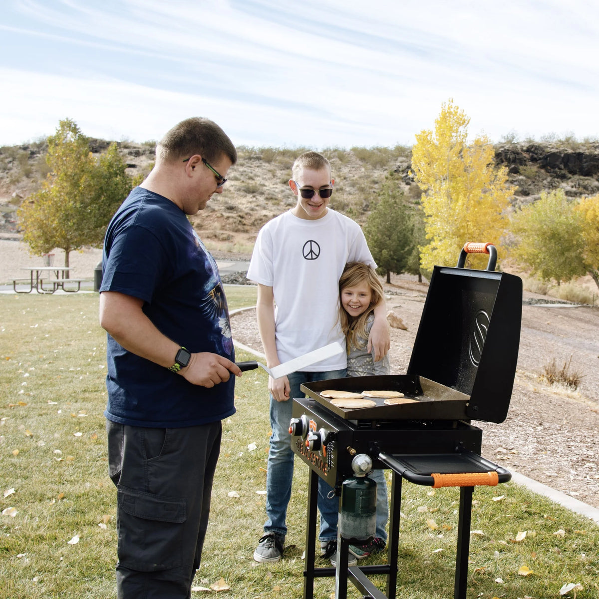 Blackstone on the Go 2 - Burner 22" Cart Griddle with Folding Legs