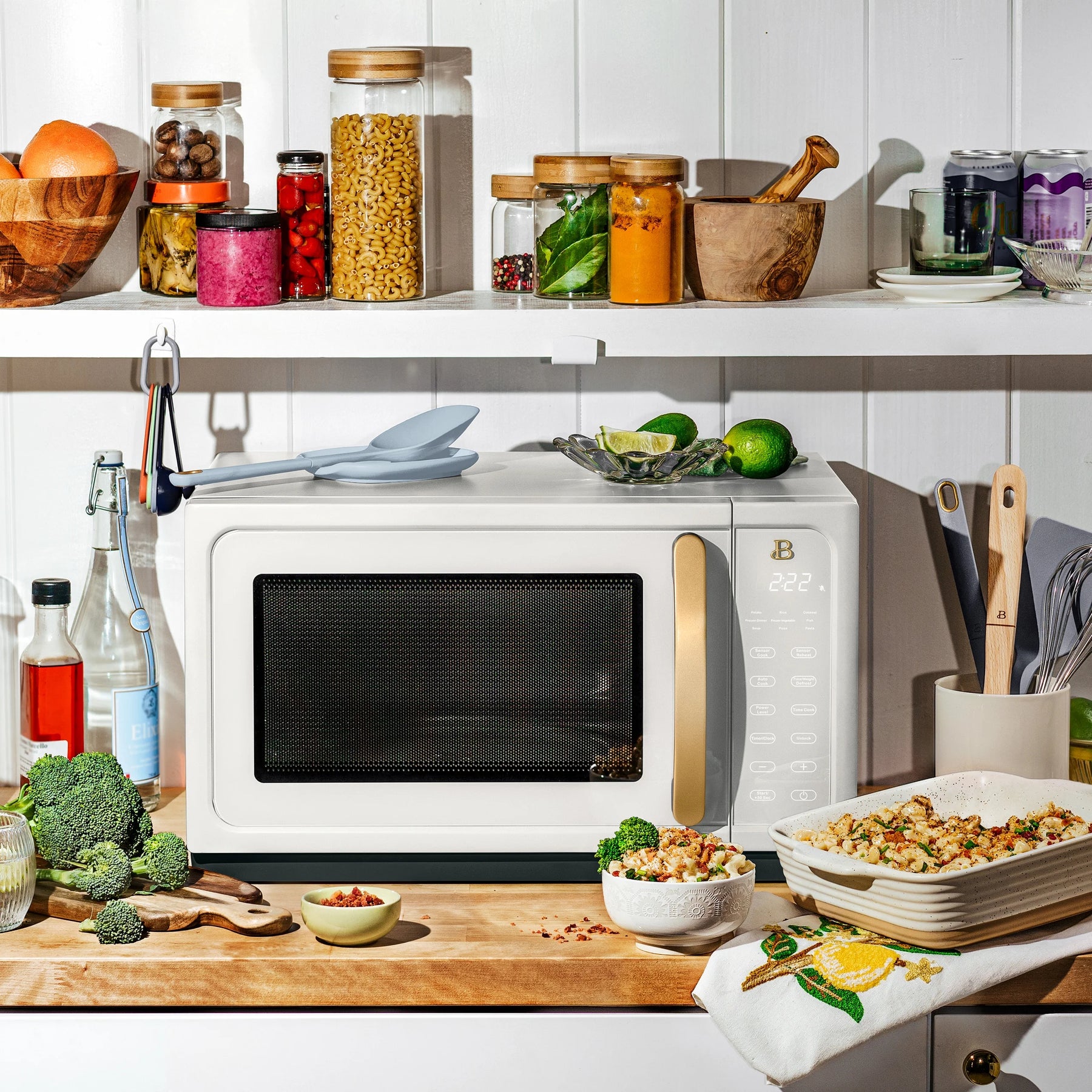Beautiful 1.1 cu ft 1000 Watt, Sensor Microwave Oven, White Icing by Drew Barrymore, New